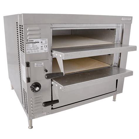 baking pizza in gas oven